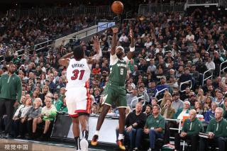 不仅取决于 不仅取决于