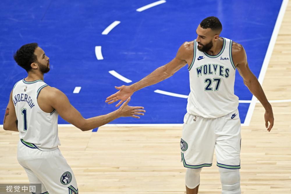 这位年轻边 这位年轻边